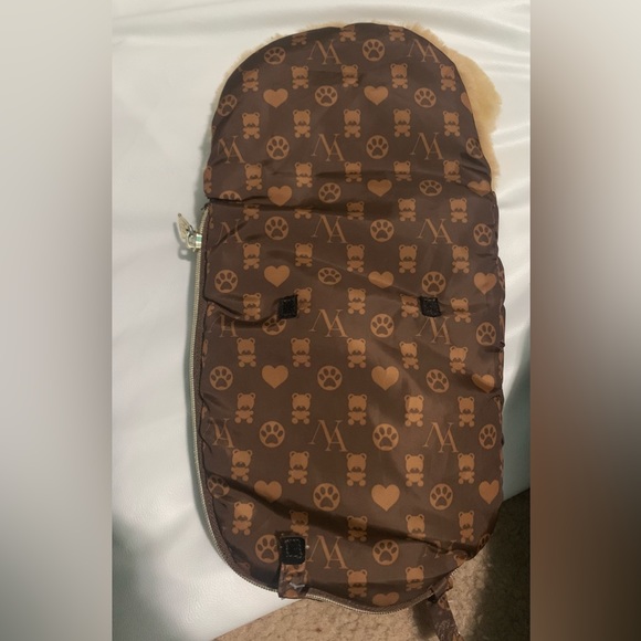 Na Na Na Surprise Teens Slumber Party 11" Lara Vonn Doll W/Sleeping Bag & Pillow - Picture 9 of 9